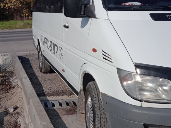 2000 Mercedes-Benz Sprinter, белый, 1000000 рублей - вид 1