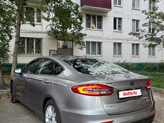 2020 Ford Fusion (North America) II Рестайлинг, серебристый, 1480000 рублей, вид 4