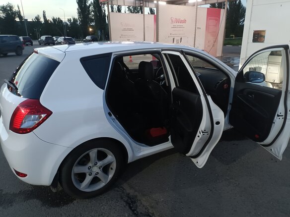 2010 Kia Ceed I, белый, 825000 рублей - вид 10