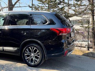 2017 Mitsubishi Outlander III Рестайлинг 2, чёрный, 1900000 рублей, вид 5