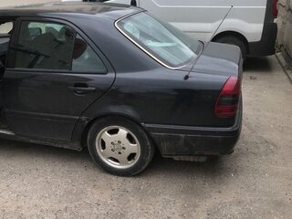 1996 Mercedes-Benz C-Класс 180 (PMS) I (W202), чёрный, 250000 рублей, вид 3