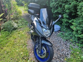 Yamaha XJ6 (FZ6R)