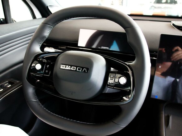 2026 Omoda C7, белый - вид 12