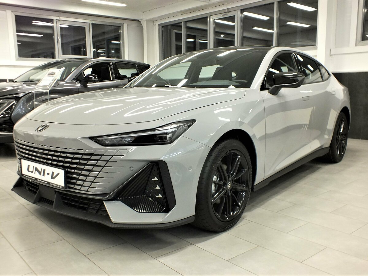 Открыть фотографии: Changan UNI-V I