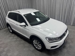 2017 Volkswagen Tiguan II, белый, 2320000 рублей, вид 4