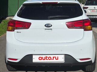 2015 Kia Rio III Рестайлинг, белый, 1350000 рублей, вид 4