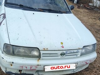 1990 Nissan Primera I (P10), белый, 60000 рублей, вид 1