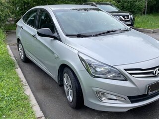 2015 Hyundai Solaris I Рестайлинг, серебристый, 1250000 рублей, вид 3