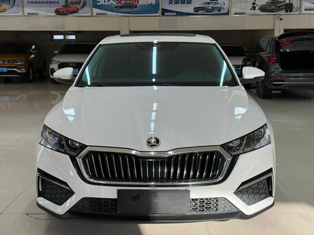 2022 Skoda Octavia IV (A8), белый, 2180000 рублей, вид 2