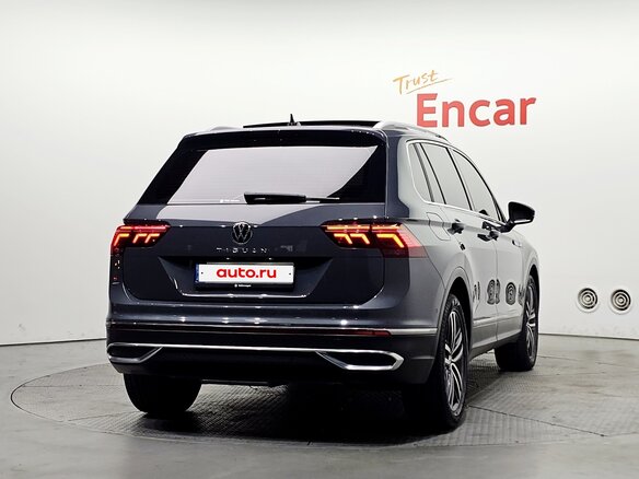 2024 Volkswagen Tiguan II Рестайлинг, серый, 3750000 рублей - вид 3
