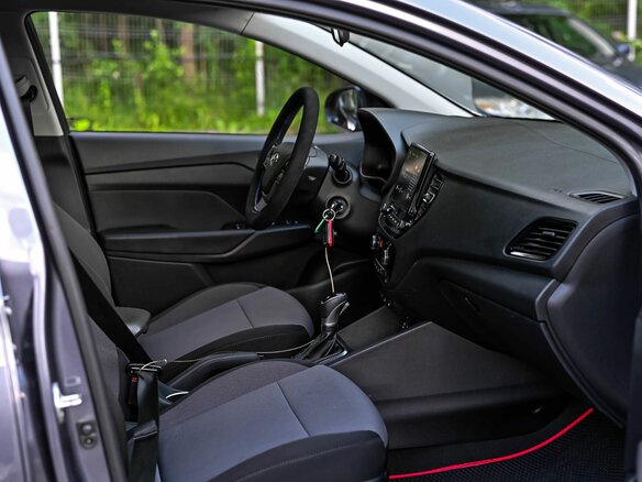 2021 Hyundai Solaris II Рестайлинг, серый, 1396000 рублей - вид 11
