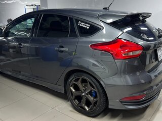 2017 Ford Focus ST III Рестайлинг, серый, 1725000 рублей, вид 1