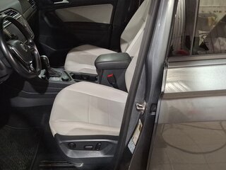 2020 Volkswagen Tiguan Allspace II, серый, 3550000 рублей, вид 4