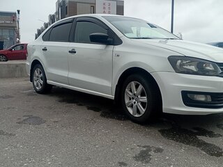 2018 Volkswagen Polo V Рестайлинг, белый, 400000 рублей, вид 4