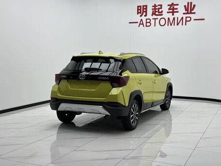 2022 Toyota Yaris IV, жёлтый, 1412111 рублей, вид 5