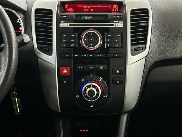 2014 Kia Venga 5-speed I, чёрный - вид 6