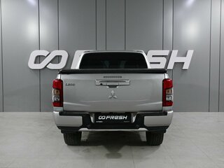2020 Mitsubishi L200 V Рестайлинг, серебристый, 3190000 рублей, вид 4