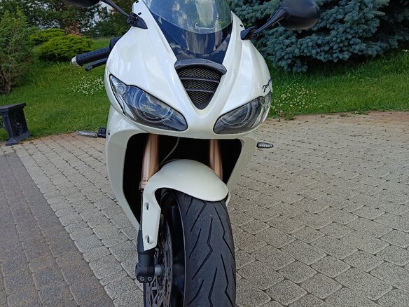 2012 Triumph Daytona 675, белый, 585000 рублей - вид 6