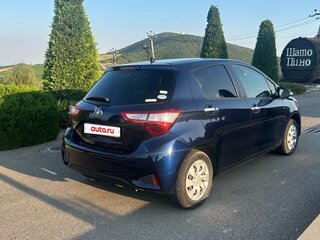 2018 Toyota Vitz III (XP130) Рестайлинг 2, синий, 855000 рублей, вид 4