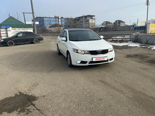 2009 Kia Cerato 5-speed II, белый, 550000 рублей, вид 5