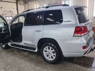 2016 Toyota Land Cruiser 200 Series Рестайлинг 2, серебристый, 6350000 рублей, вид 1