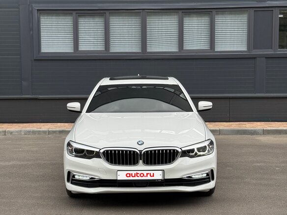 2018 BMW 5 серии 520i VII (G30/G31/G38), белый, 3450000 рублей - вид 2