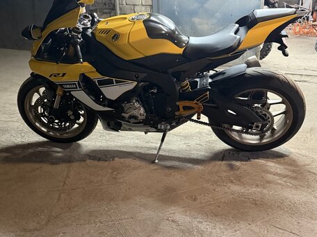 2018 Yamaha YZF-R1, жёлтый, 1500000 рублей, вид 4