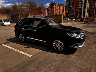 2018 Mitsubishi Outlander III Рестайлинг 3, чёрный, 2900000 рублей, вид 4
