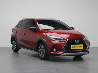 2023 Toyota Yaris XP150 XP150 Рестайлинг 2, красный, 1414009 рублей, вид 3