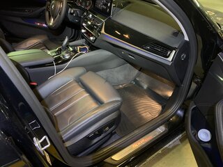2020 BMW 5 серии 520d xDrive VII (G30/G31/G38), чёрный, 3600000 рублей, вид 4