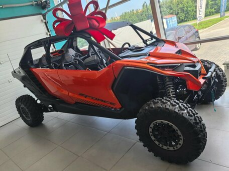 2026 CFMoto ZFORCE Z10-4 EPS, оранжевый, 3579900 рублей, вид 2