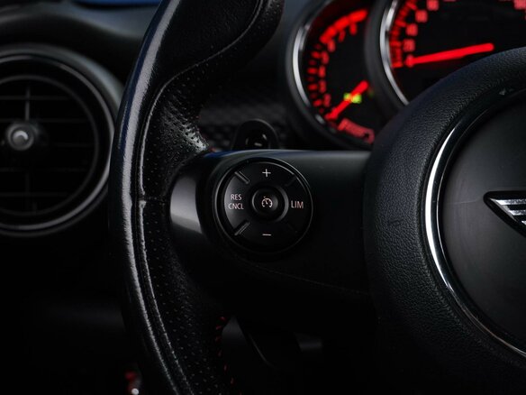 2018 Mini Hatch JCW III (F55/F56), синий, 2745077 рублей - вид 13