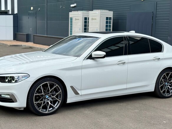 2018 BMW 5 серии 520i VII (G30/G31/G38), белый, 3450000 рублей - вид 1