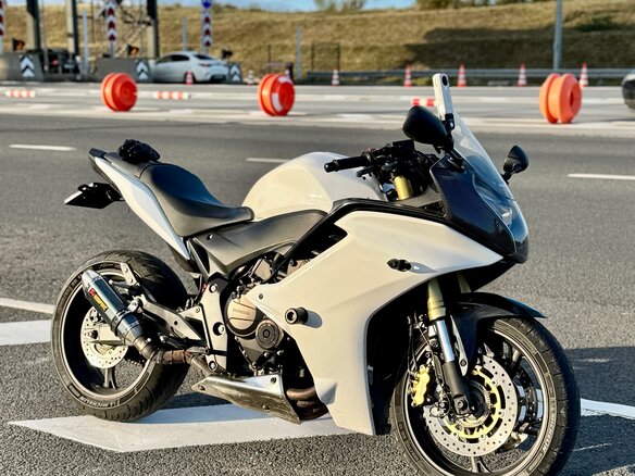 2011 Honda CBR 600F, белый, 540000 рублей