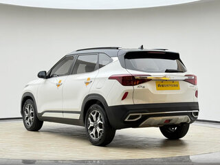 2022 Kia KX3, белый, 1410000 рублей, вид 5