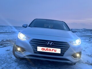 2017 Hyundai Solaris II, серебристый, 1050000 рублей, вид 3