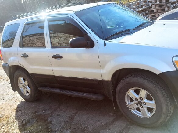 2005 Ford Escape I Рестайлинг, серебристый, 400000 рублей - вид 2