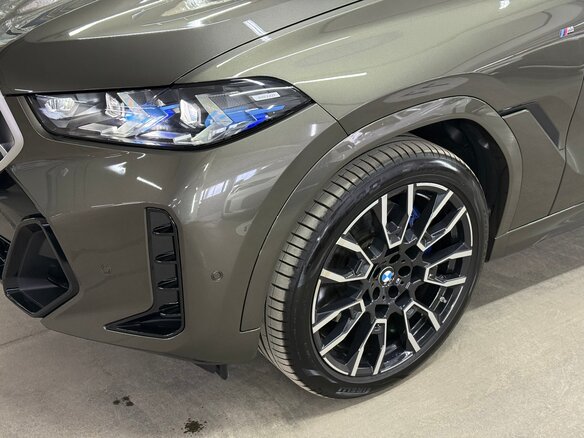 2024 BMW X6 40i III (G06) Рестайлинг, зелёный - вид 1