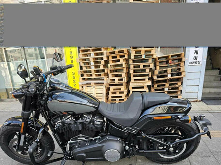 2022 Harley-Davidson Fat Bob, чёрный, 2000000 рублей, вид 3