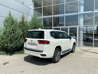 2026 Toyota Land Cruiser 300 Series, белый, 15400000 рублей, вид 5