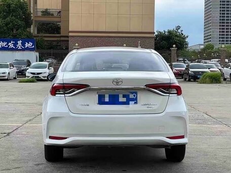 2022 Toyota Corolla XII (E210), белый, 1280000 рублей, вид 3