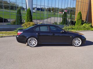 2006 BMW 5 серии 530d V (E60/E61), чёрный, 2200000 рублей, вид 2