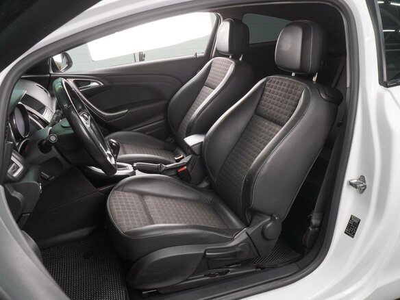 2012 Opel Astra GTC J Рестайлинг, белый - вид 9