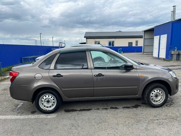 2015 Lada (ВАЗ) Granta I, коричневый, 500000 рублей - вид 2