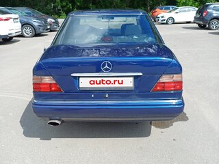 1995 Mercedes-Benz E-Класс 220 I (W124), синий, 850000 рублей, вид 5