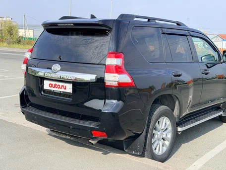 2017 Toyota Land Cruiser Prado 6-speed 150 Series Рестайлинг 1, чёрный, 4950000 рублей, вид 3