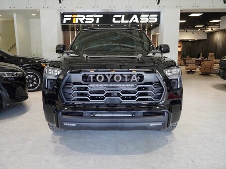 Toyota Sequoia III
