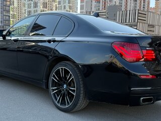 2013 BMW 7 серии 740d xDrive V (F01/F02/F04) Рестайлинг, чёрный, 1930000 рублей, вид 3