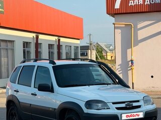2016 Chevrolet Niva I Рестайлинг, белый, 750000 рублей, вид 1