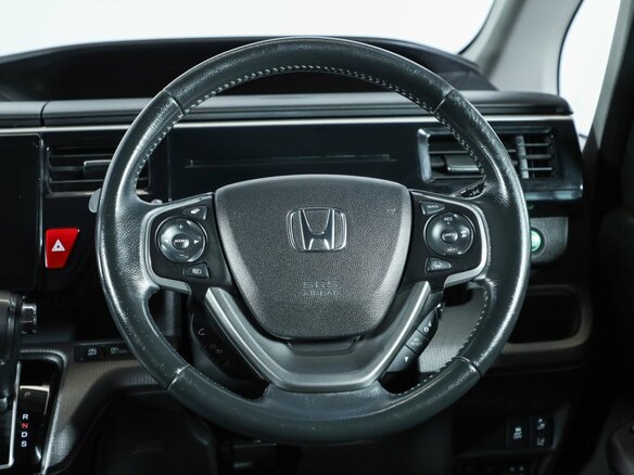 2017 Honda Stepwgn V Рестайлинг, чёрный - вид 10